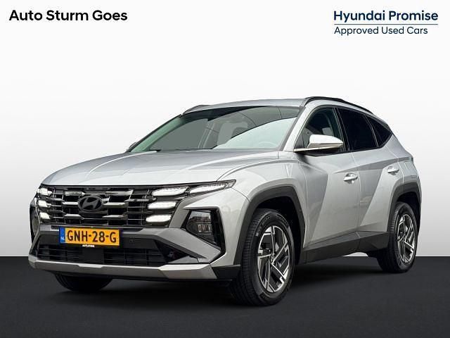 Shimmering silver pearl Gebruikt 2024 Hyundai Tucson Comfort SUV | € 41.980 - Afbeelding 1/1