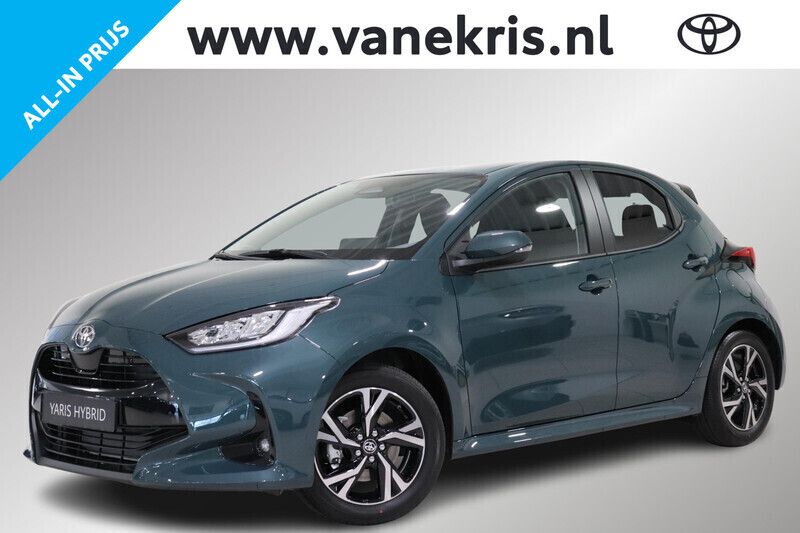Groen, metallic lak Nieuw 2025 Toyota Yaris Hybrid Comfort Hatchback | € 30.830 (Eerlijke prijs) - Afbeelding 1/4