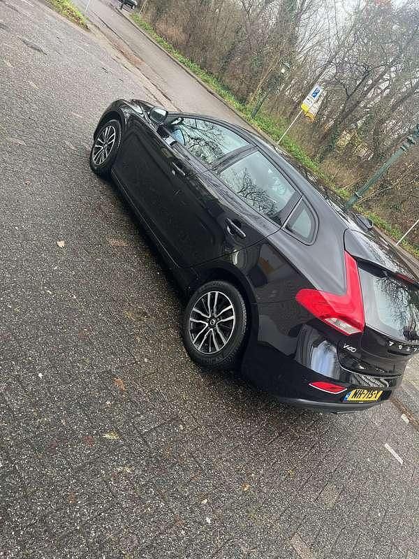 Gebruikt 2017 Volvo V40 Sedan | € 20.000 (Iets duurder) - Afbeelding 1/4