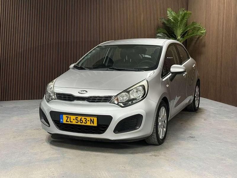 Occasion Kia Rio 86 PK (63 kW) 2013 Grijs Hatchback
