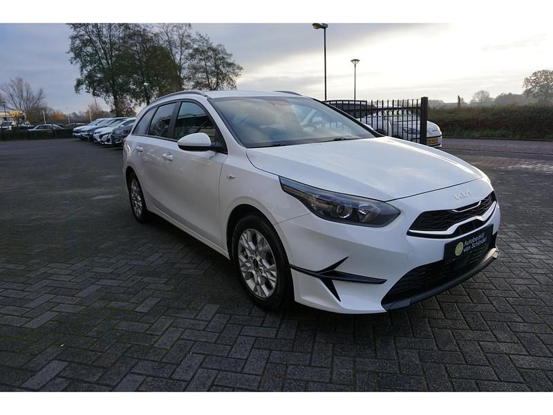 Occasion Kia Ceed 101 PK (74 kW) 2023 Wit Hatchback
