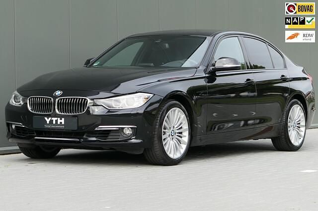 Zwart Gebruikt 2013 BMW 335 Sedan | € 23.940 (Eerlijke prijs) - Afbeelding 1/4