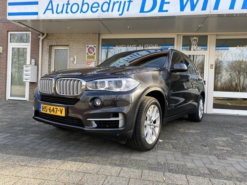 Grijs, metallic lak Gebruikt 2015 BMW X5 SUV | € 24.450 (Goede deal) - Afbeelding 1/4