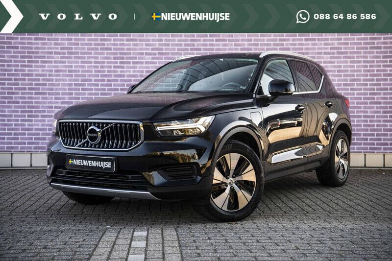 Zwart Gebruikt 2022 Volvo XC40 Inscription SUV | € 34.899 (Eerlijke prijs) - Afbeelding 1/4