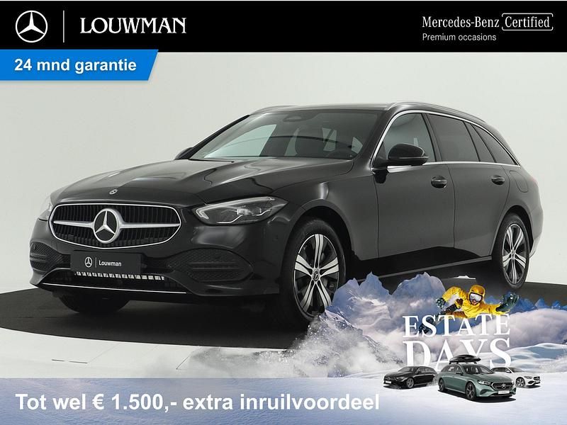 Zwart Occasion 2024 Mercedes C300 AMG line Stationwagen | € 44.945 (Goede deal) - Afbeelding 1/4