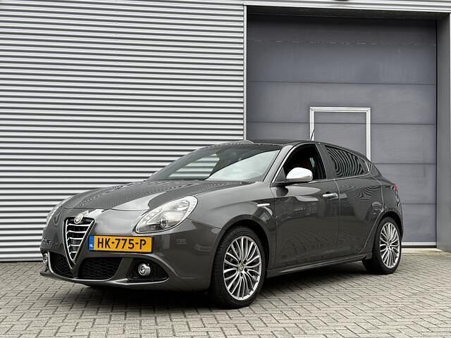 Occasion Alfa Romeo Giulietta Exclusive 170 PK (125 kW) 2015 Grijs Hatchback