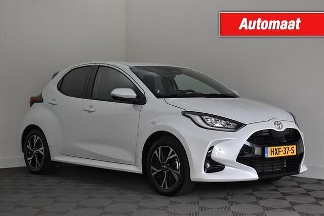 Wit Gebruikt 2024 Toyota Yaris Style Hatchback | € 26.750 (Iets duurder) - Afbeelding 1/3