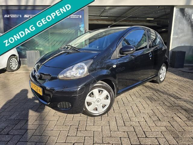 Zwart Gebruikt 2011 Toyota Aygo Comfort Hatchback | € 4.850 (Iets duurder) - Afbeelding 1/4