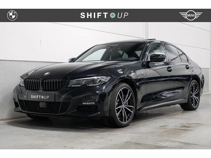 Zwart Gebruikt 2021 BMW 330 M Sport Sedan | € 39.940 (Duur) - Afbeelding 1/3