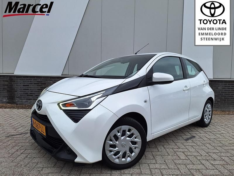 Wit Gebruikt 2021 Toyota Aygo X-play Hatchback | € 10.800 (Eerlijke prijs) - Afbeelding 1/3