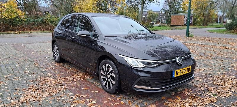 Zwart Occasion 2021 VW Golf VIII R-line Stationwagen | € 21.950 (Super prijs) - Afbeelding 1/4