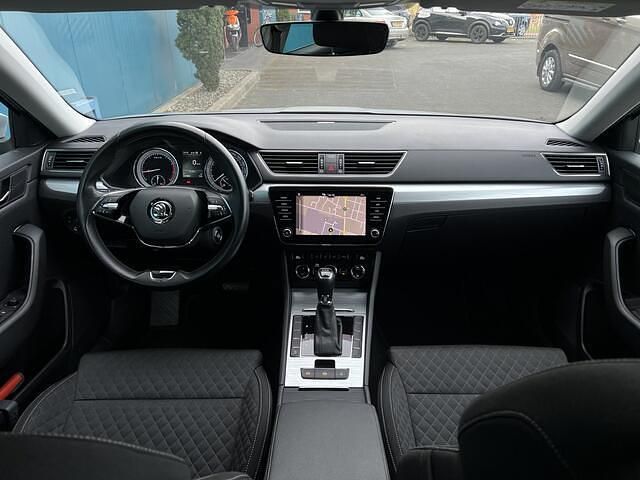 Occasion Skoda Superb Business Line 150 PK (110 kW) 2021 Grijs Stationwagen