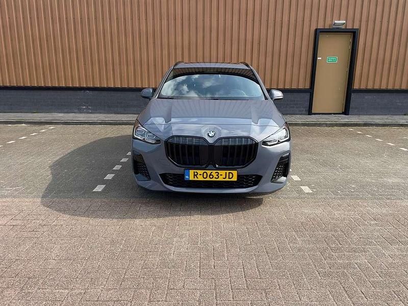 Grijs Gebruikt 2022 BMW 218 MPV | € 33.500 - Afbeelding 1/4