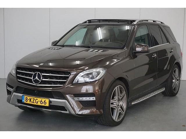 Beige Gebruikt 2013 Mercedes 350 SUV | € 26.950 - Afbeelding 1/4