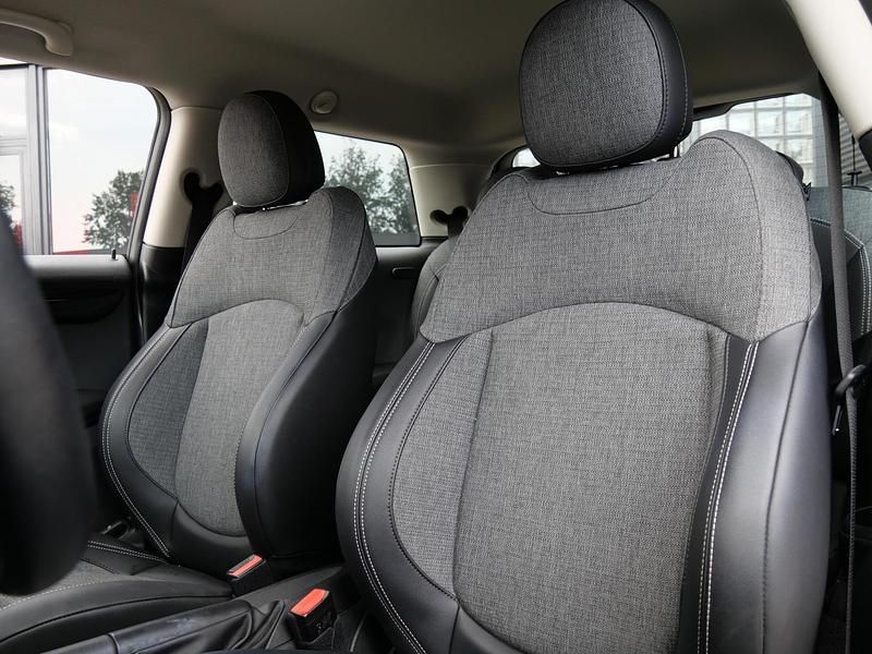 Occasion Mini ONE 102 PK (75 kW) 2021 Rood, metallic lak Hatchback