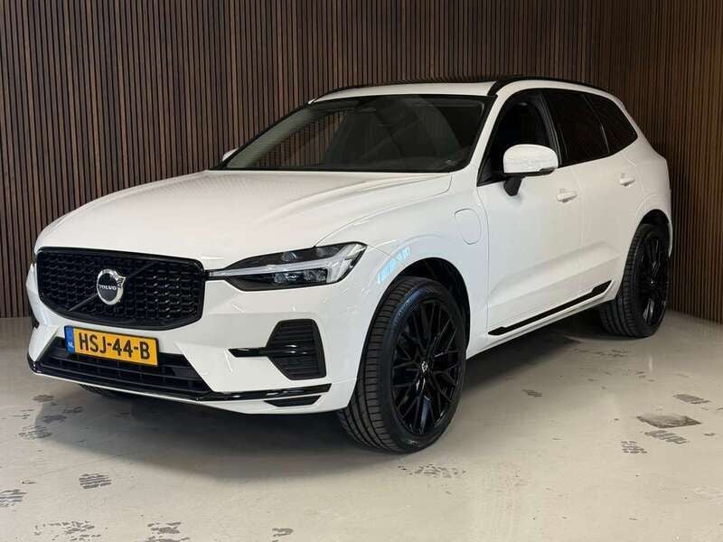 Wit Occasion 2022 Volvo XC60 Inscription SUV | € 42.495 - Afbeelding 1/4