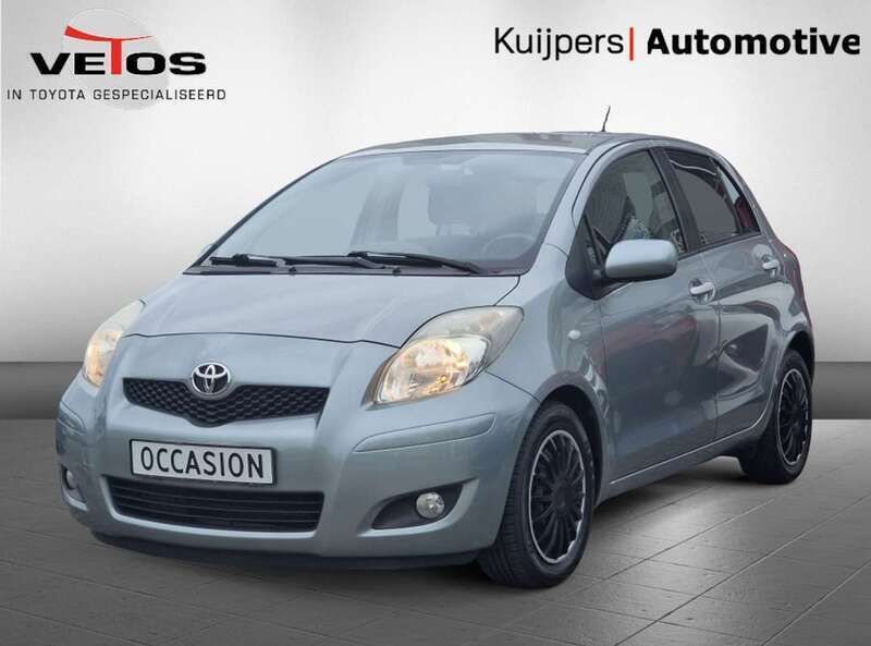 Zilver Gebruikt 2010 Toyota Yaris Life Hatchback | € 6.250 (Eerlijke prijs) - Afbeelding 1/4