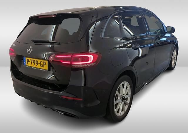 Occasion Mercedes B250 AMG line 218 PK (160 kW) 2022 Zwart MPV