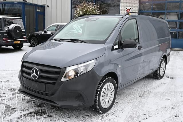 Grijs Occasion 2024 Mercedes Vito Van | € 42.950 (Super prijs) - Afbeelding 1/4