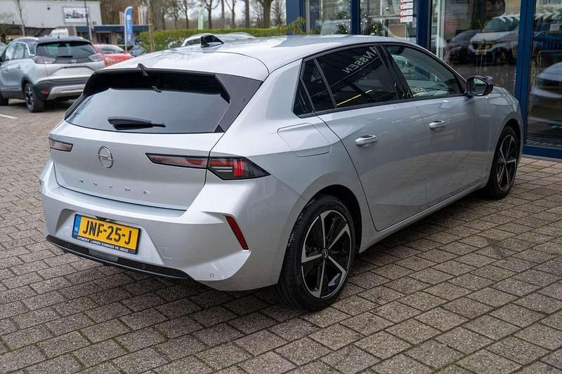 Occasion Opel Astra Innovation 131 PK (96 kW) 2023 Zilver Hatchback