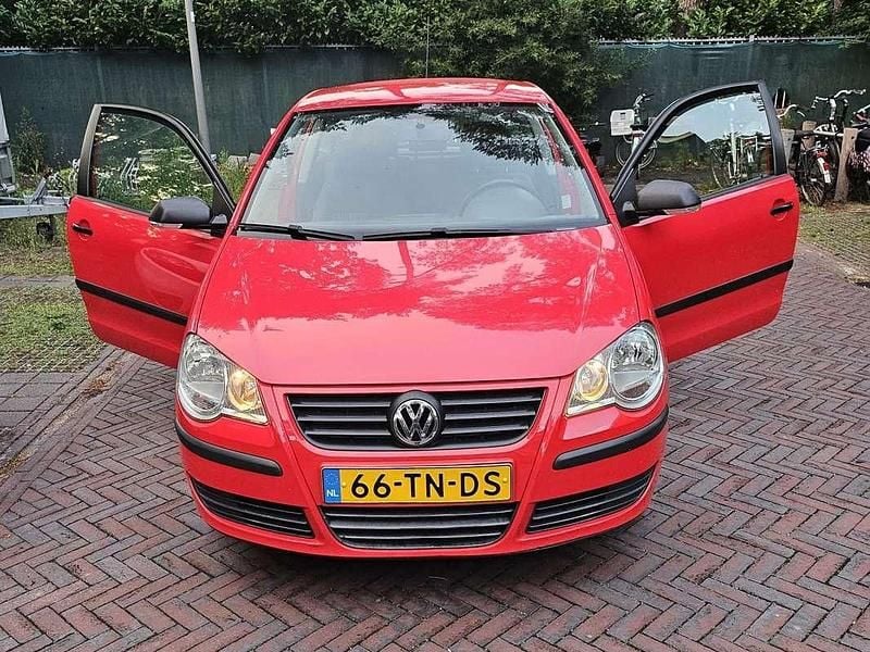 Rood Gebruikt 2006 VW Polo Trendline Hatchback | € 1.450 (Goede deal) - Afbeelding 1/4