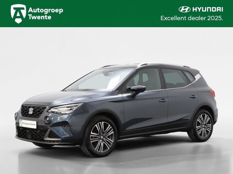 Grijs Gebruikt 2024 Seat Arona FR SUV | € 23.395 (Eerlijke prijs) - Afbeelding 1/4
