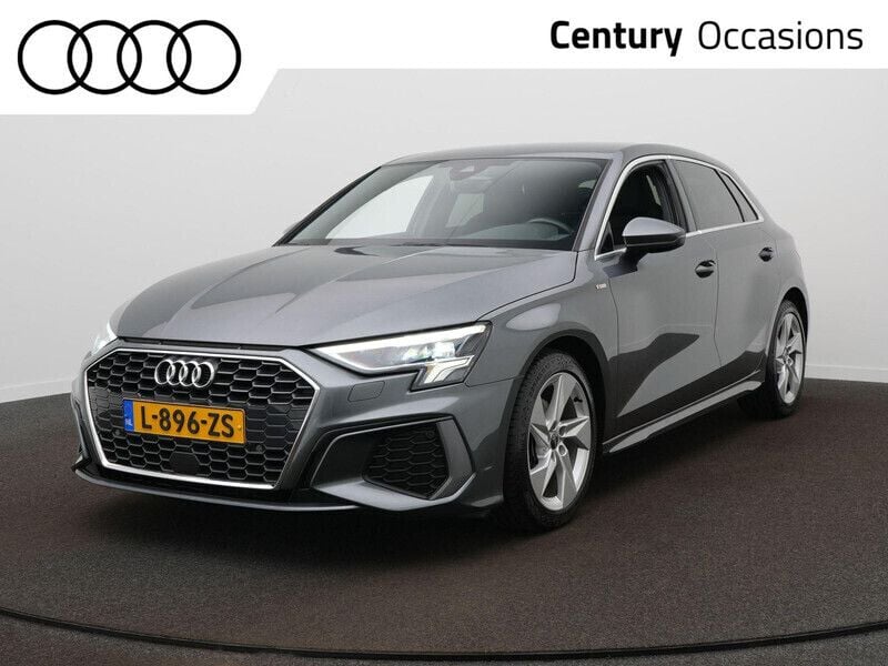 Grijs Gebruikt 2021 Audi A3 Sportback Basis Hatchback | € 24.900 (Eerlijke prijs) - Afbeelding 1/4