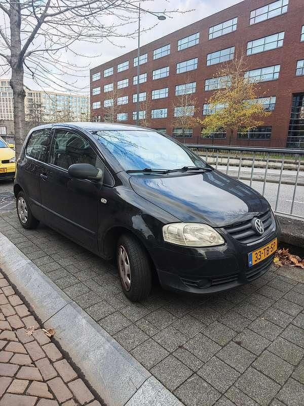 Zwart Gebruikt 2006 VW Fox Trendline Hatchback | € 850 (Goede deal) - Afbeelding 1/4