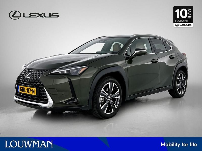 Groen Gebruikt 2024 Lexus UX 300h Business Edition SUV | € 47.950 - Afbeelding 1/3