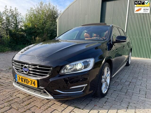 Zwart Gebruikt 2013 Volvo V60 Summum Stationwagen | € 7.995 (Eerlijke prijs) - Afbeelding 1/4