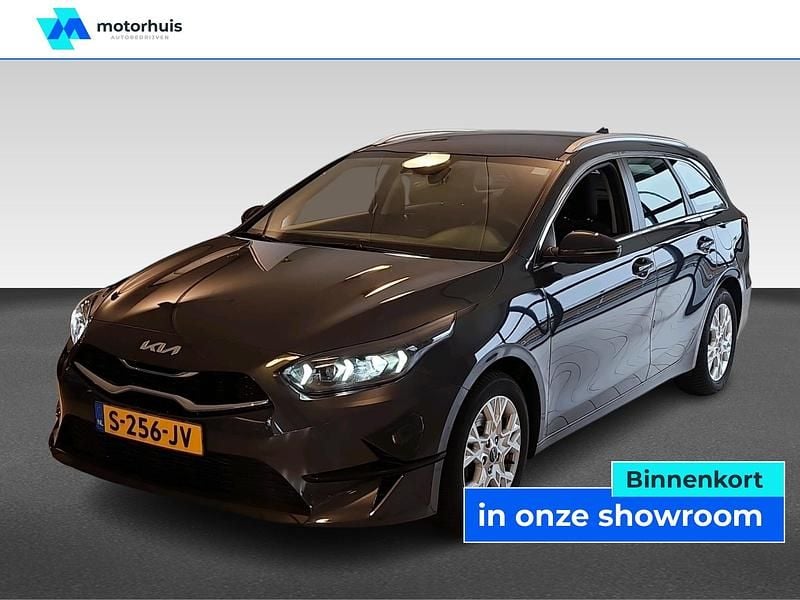 Grijs Gebruikt 2023 Kia Ceed Sportswagon Stationwagen | € 22.440 (Eerlijke prijs) - Afbeelding 1/4