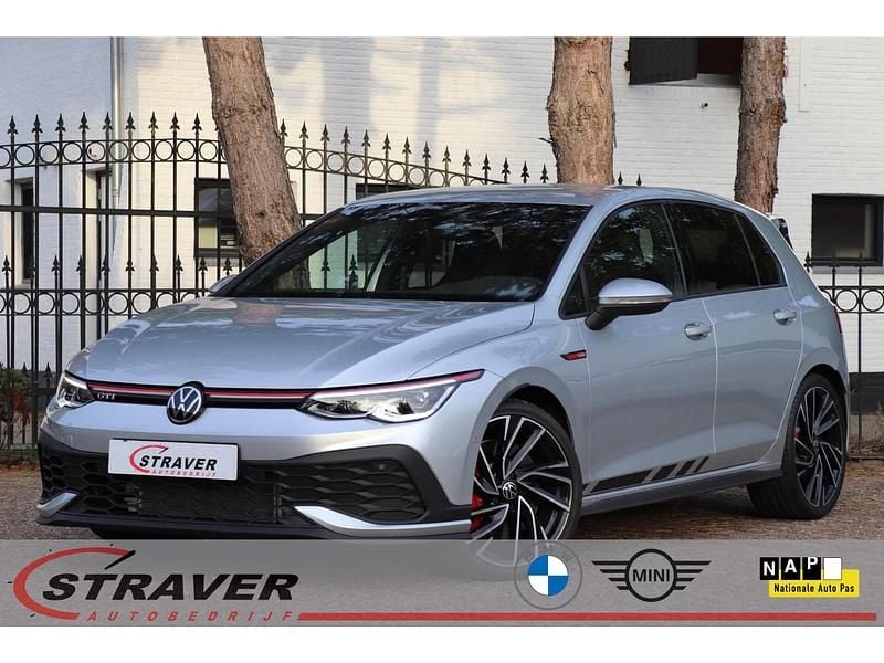 Grijs Gebruikt 2023 VW Golf VIII CLUB Hatchback | € 42.950 (Eerlijke prijs) - Afbeelding 1/4