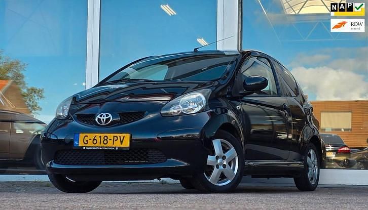 Occasion Toyota Aygo 68 PK (50 kW) 2008 Zwart Hatchback
