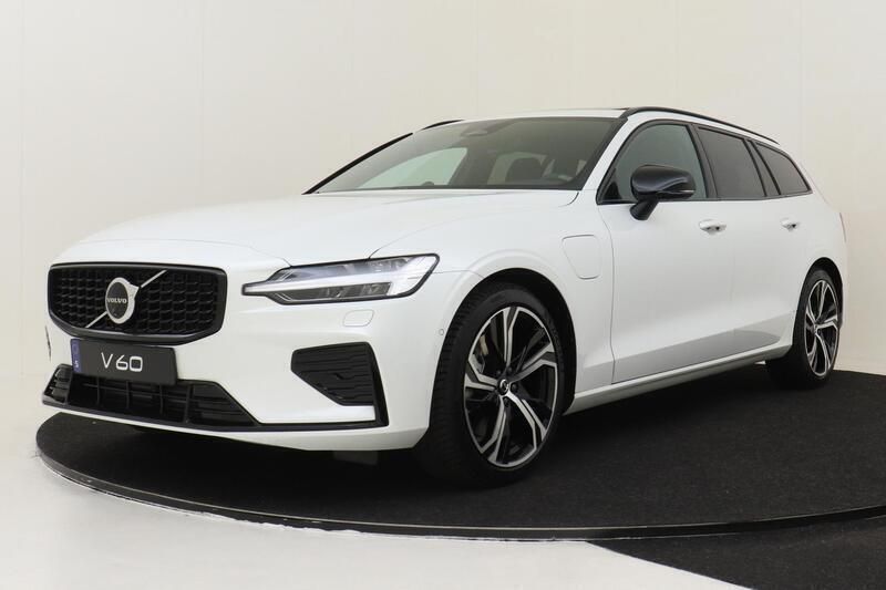 Wit Gebruikt 2025 Volvo V60 Ultra Stationwagen | € 64.890 - Afbeelding 1/4