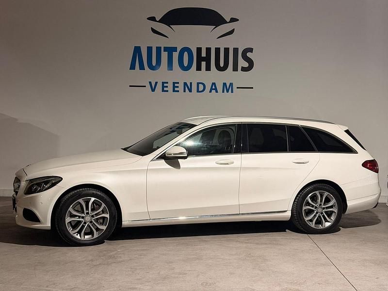 Wit (metallic) Gebruikt 2015 Mercedes C350 Edition Stationwagen | € 10.950 (Super prijs) - Afbeelding 1/4