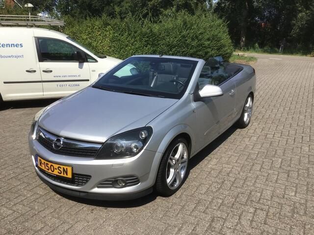 Grijs Gebruikt 2010 Opel Astra Cabriolet Cosmo Cabriolet | € 4.750 (Iets duurder) - Afbeelding 1/4