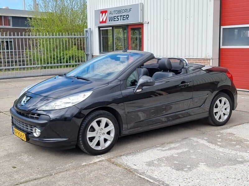 Zwart Gebruikt 2010 Peugeot 207 CC Cabriolet | € 3.950 (Eerlijke prijs) - Afbeelding 1/4