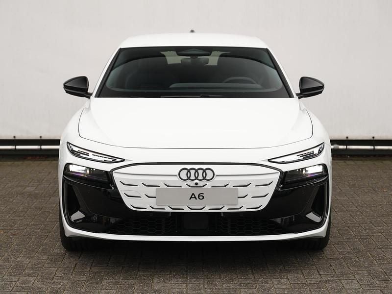 Nieuw Audi A6 e-tron S-Line 210 kW (286 PK) 2025 Wit Stationwagen