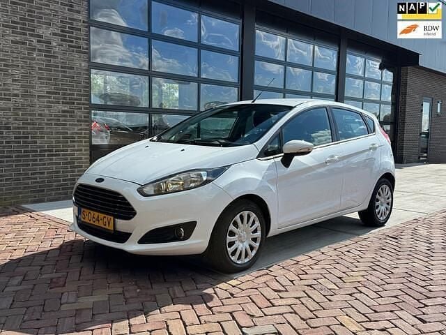 Wit Gebruikt 2013 Ford Fiesta Limited Hatchback | € 4.975 (Goede deal) - Afbeelding 1/4