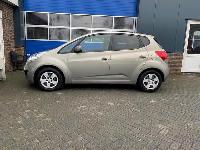 Occasion Kia Venga 90 PK (66 kW) 2013 Grijs Hatchback