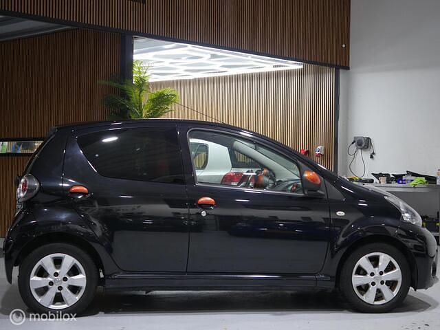 Occasion Toyota Aygo 68 PK (50 kW) 2012 Zwart Hatchback