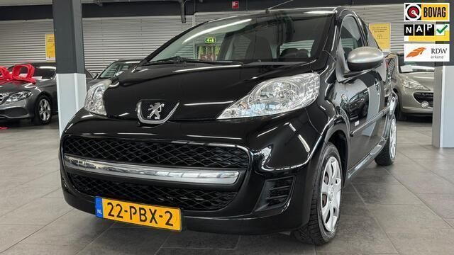 Zwart Gebruikt 2011 Peugeot 107 Hatchback | € 3.995 (Eerlijke prijs) - Afbeelding 1/4
