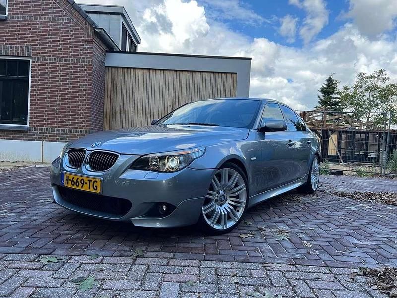 Zilver Gebruikt 2006 BMW 550 Sedan | € 16.950 - Afbeelding 1/4