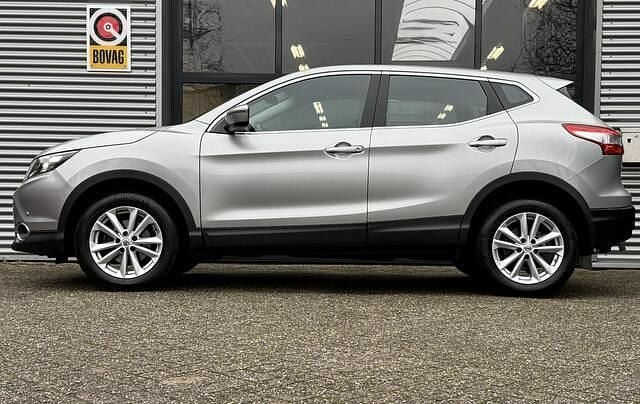Grijs Gebruikt 2015 Nissan Qashqai Acenta SUV | € 11.750 (Goede deal) - Afbeelding 1/4