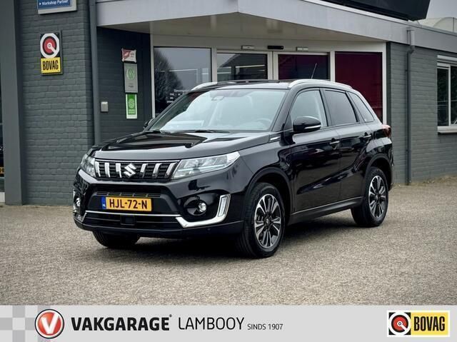 Zwart, metallic lak Gebruikt 2023 Suzuki Vitara Style SUV | € 28.950 (Eerlijke prijs) - Afbeelding 1/4