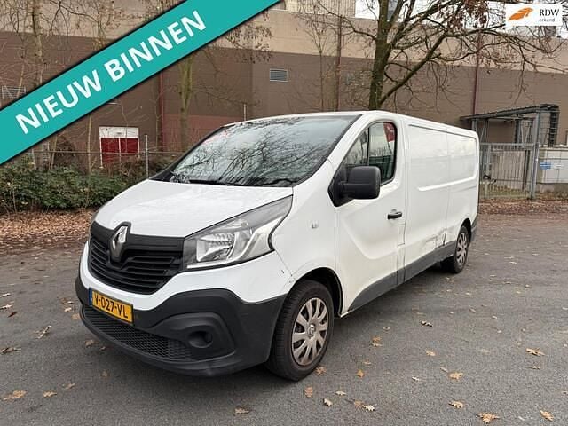 Wit Gebruikt 2015 Renault Trafic MPV | € 2.799 (Eerlijke prijs) - Afbeelding 1/4