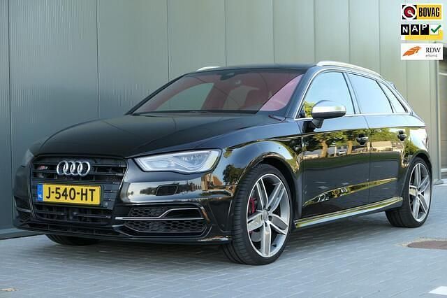 Zwart Gebruikt 2015 Audi A3 Sportback Proline Hatchback | € 21.940 (Eerlijke prijs) - Afbeelding 1/4
