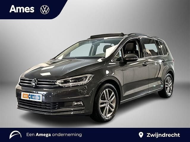 Grijs (metallic) Occasion 2025 VW Touran Highline MPV | € 45.995 - Afbeelding 1/4