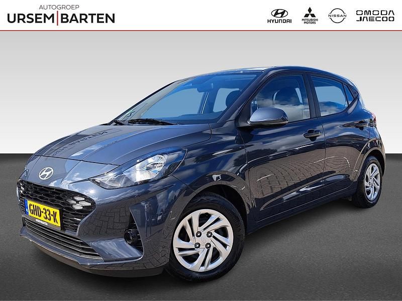 Grijs Gebruikt 2024 Hyundai i10 Comfort Hatchback | € 16.230 (Eerlijke prijs) - Afbeelding 1/4