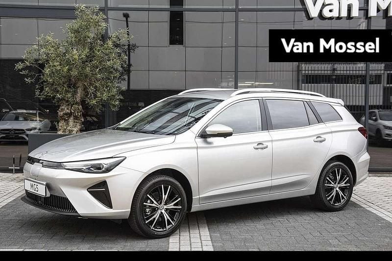 Grijs Nieuw 2025 MG MG5 EV Luxury Stationwagen | € 32.023 (Super prijs) - Afbeelding 1/3